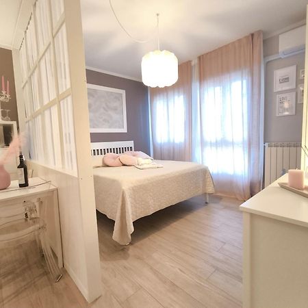 Il Tetto Dei Sogni Apartment ปิสโตยา ภายนอก รูปภาพ