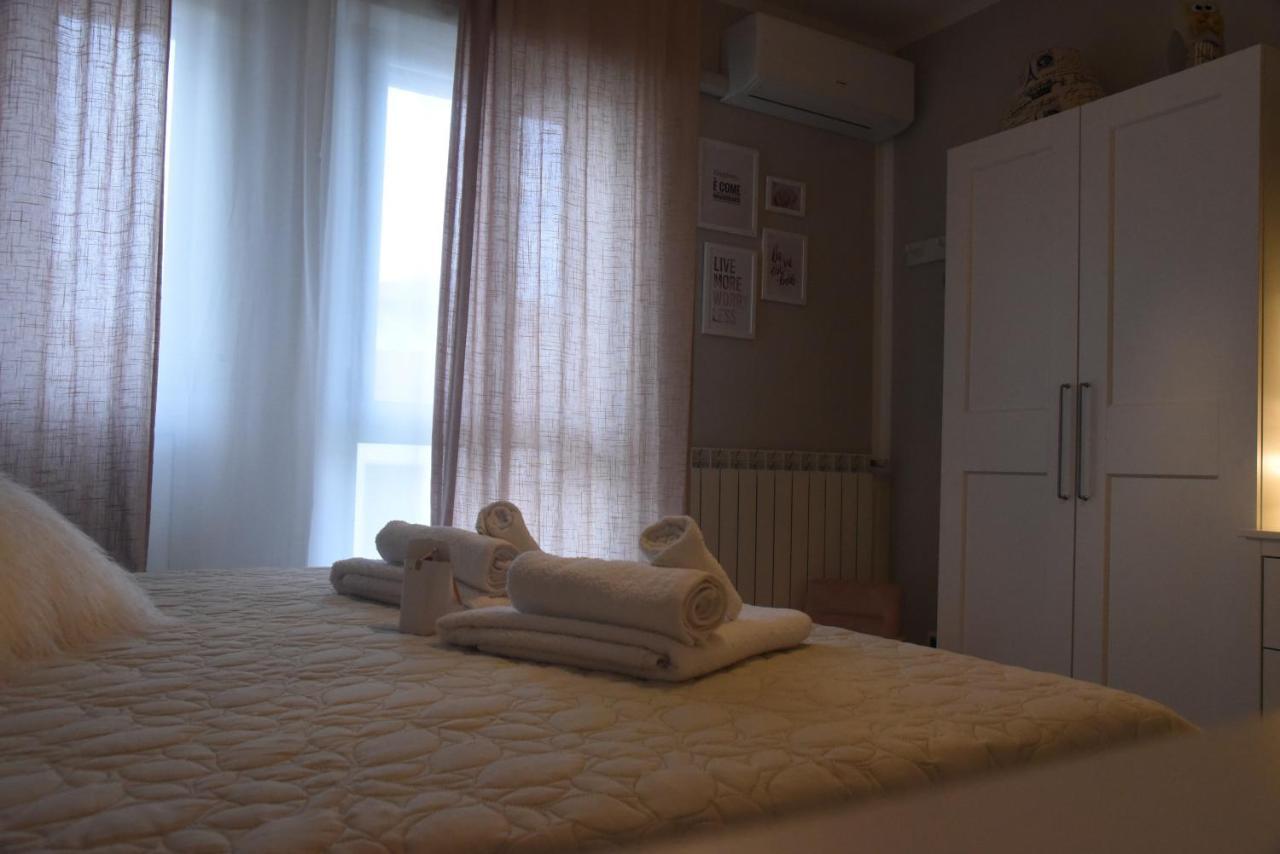 Il Tetto Dei Sogni Apartment ปิสโตยา ภายนอก รูปภาพ