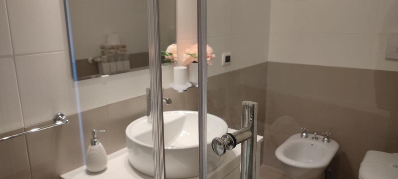 Il Tetto Dei Sogni Apartment ปิสโตยา ภายนอก รูปภาพ