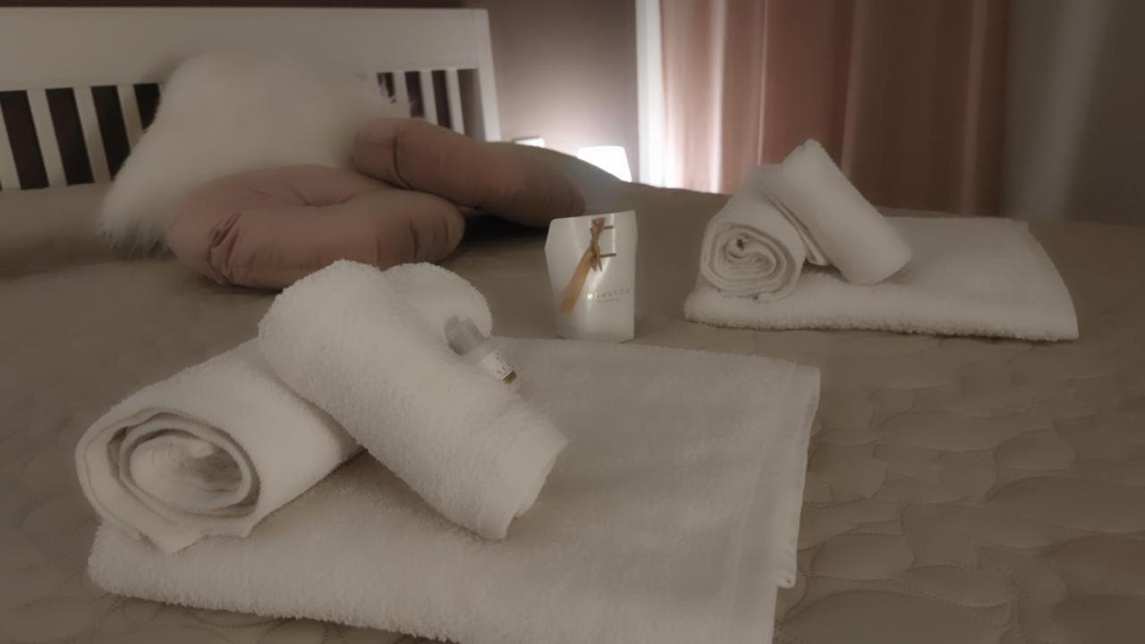 Il Tetto Dei Sogni Apartment ปิสโตยา ภายนอก รูปภาพ
