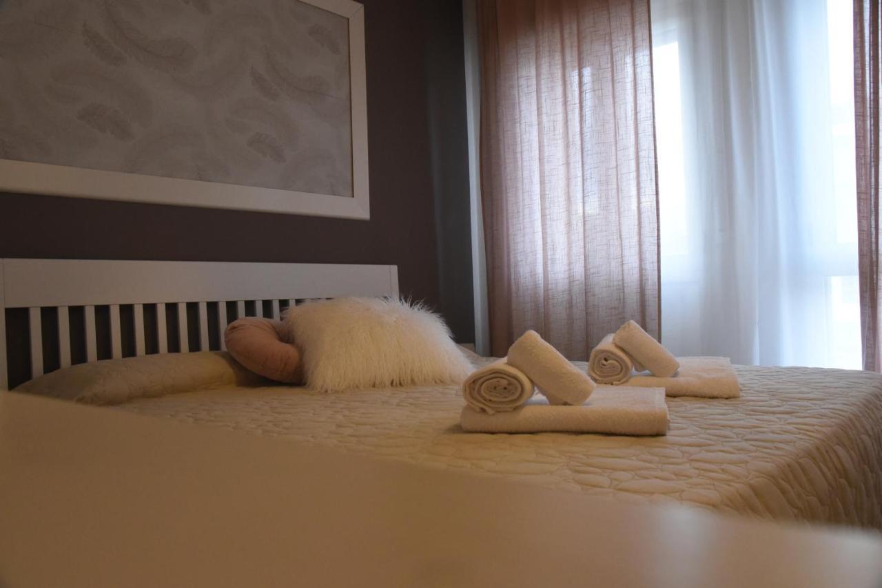 Il Tetto Dei Sogni Apartment ปิสโตยา ภายนอก รูปภาพ